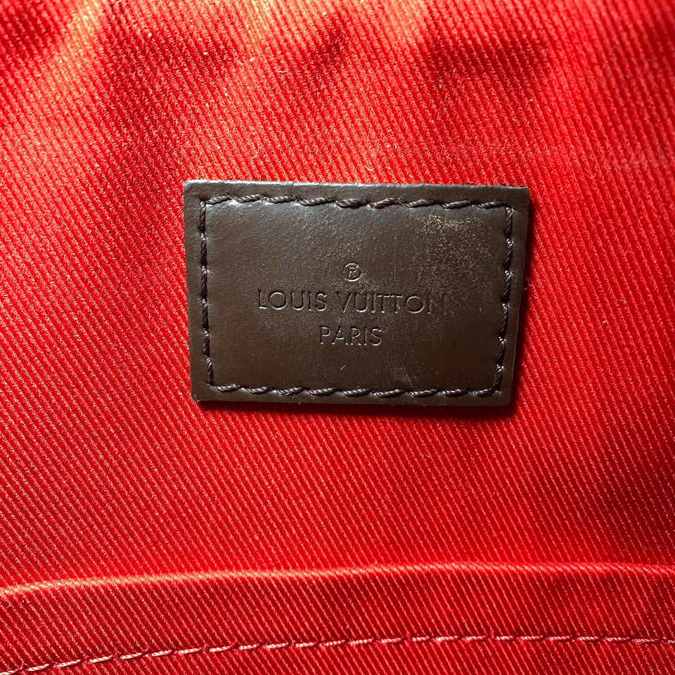 LOUIS VUITTON South Bank Besace Damier Ebene