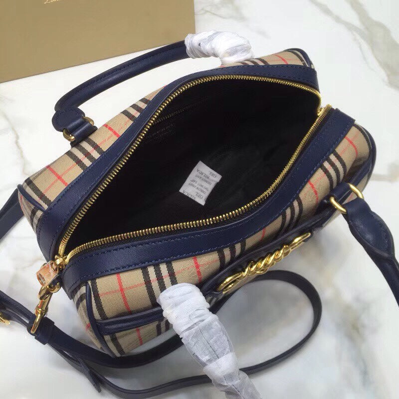 Burberry Bags - Bagsattire   697