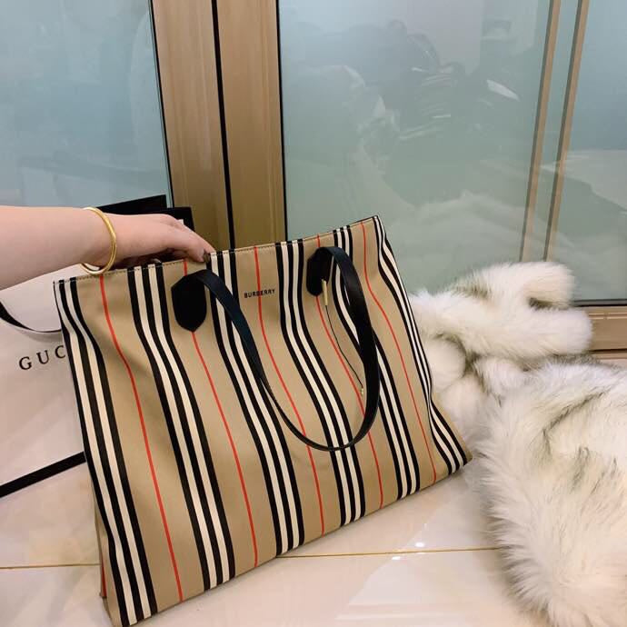 Burberry Bags - Bagsattire   220