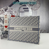 Christian Dior Bags Bags - The Tote   046