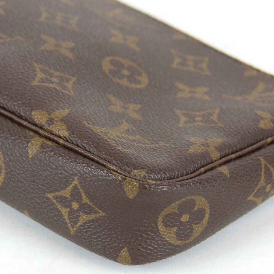 Louis Vuitton Pochette Accessoires  Canvas Clutch Bag