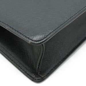 Louis Vuitton Taiga  Leather Clutch Bag