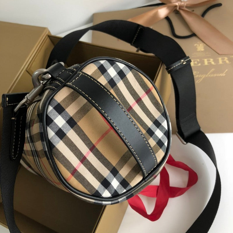 Burberry Bags - Bagsattire   456