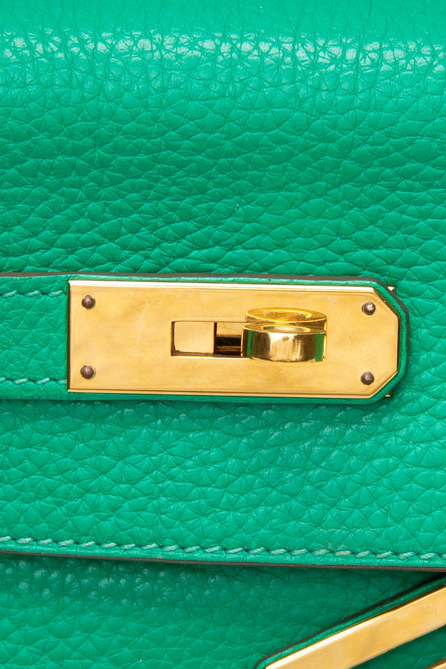 HERMES Menthe Green Kelly 32 Clemence Leather with Gold Hardware