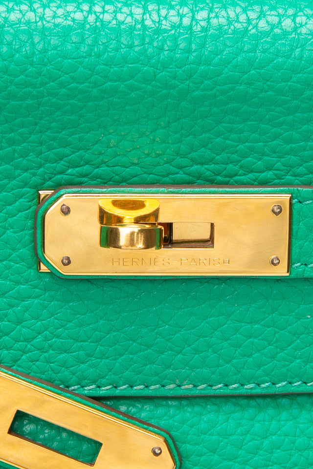 HERMES Menthe Green Kelly 32 Clemence Leather with Gold Hardware