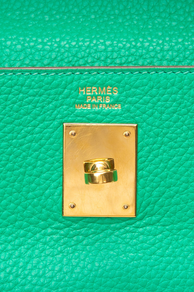 HERMES Menthe Green Kelly 32 Clemence Leather with Gold Hardware