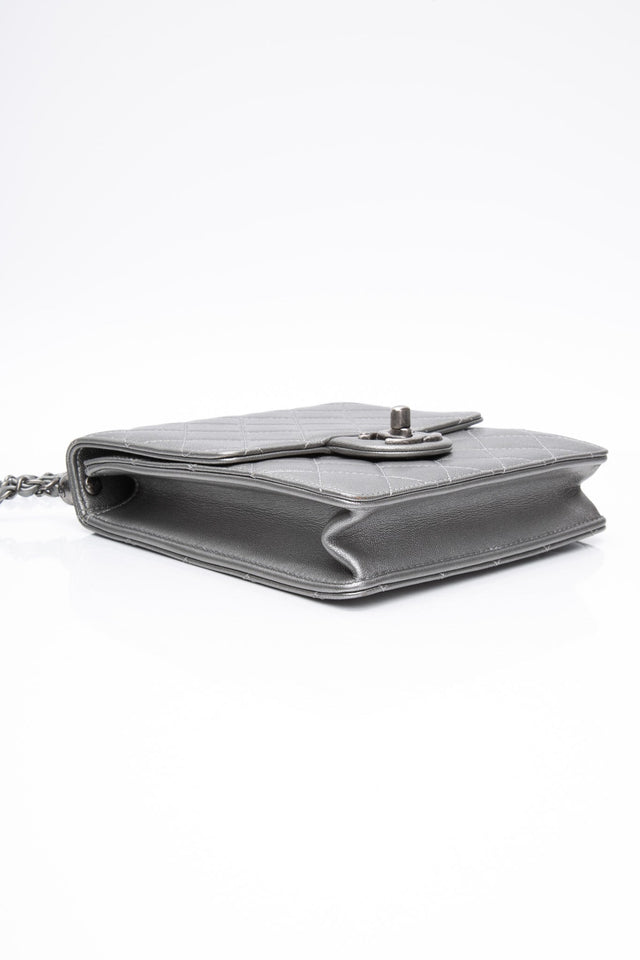 CHANEL Silver Metallic Goatskin Quilted Chic Pearls Flap Bag