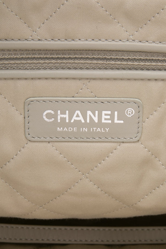 CHANEL 22 White Light Grey Calfskin Quilted Hobo Bag