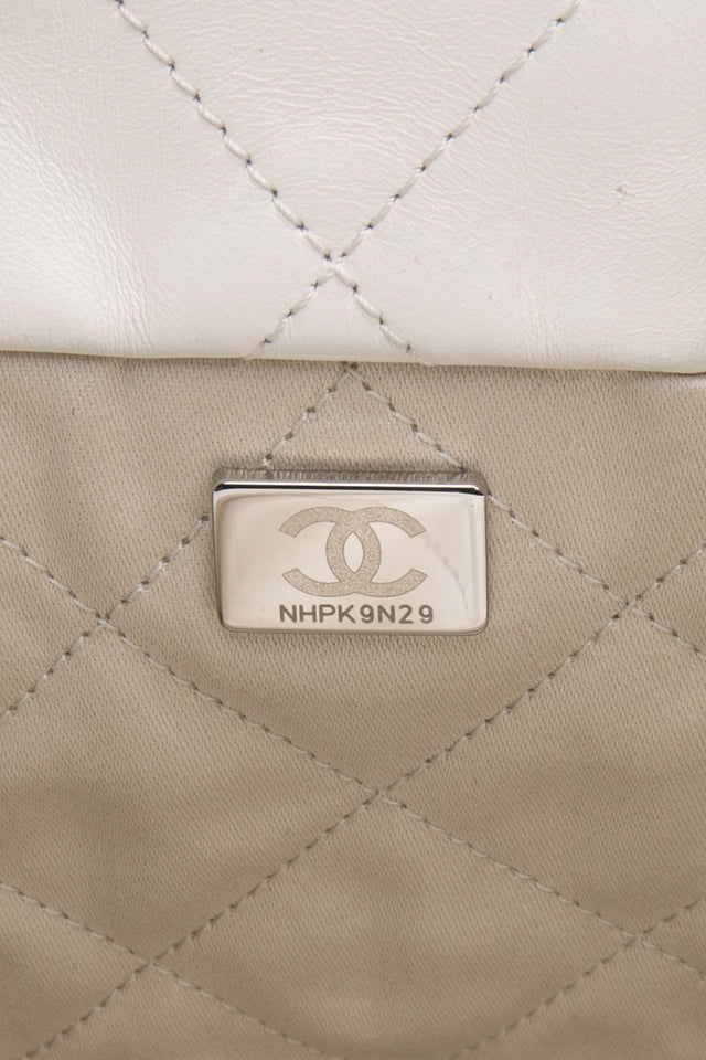 CHANEL 22 White Light Grey Calfskin Quilted Hobo Bag