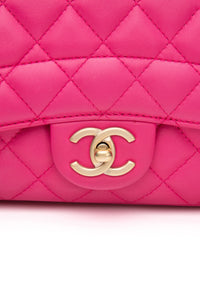 CHANEL Mademoiselle Medium Fuchsia Lambskin Quilted Chic Flap Bag