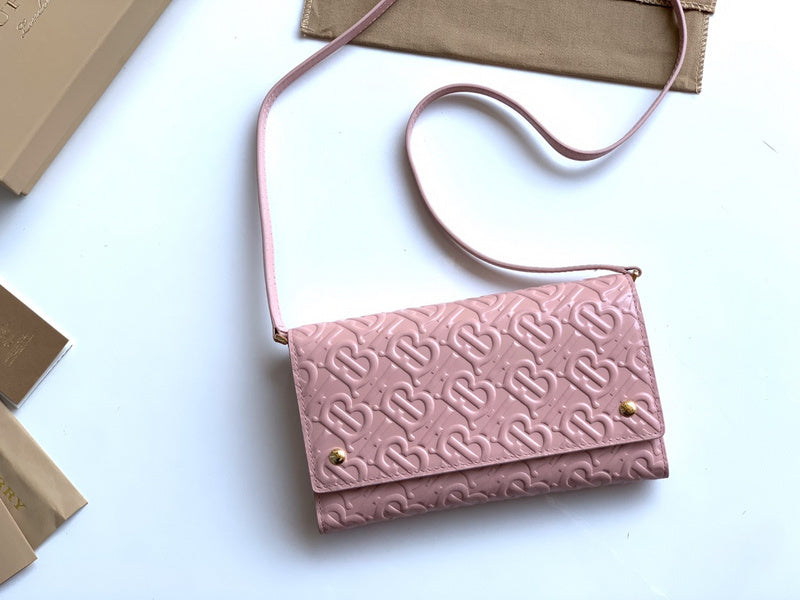 Burberry Bags - Bagsattire   753