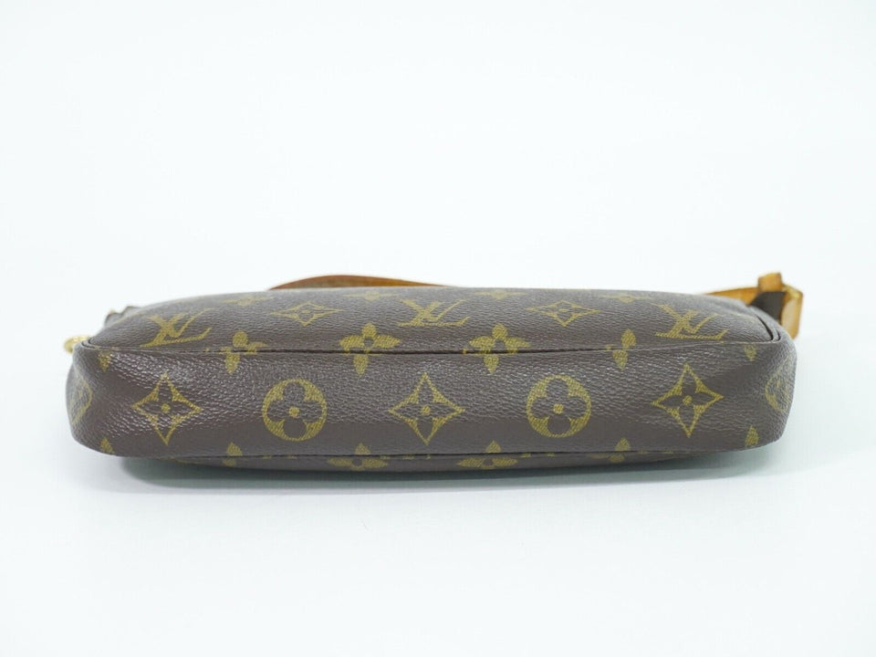 Louis Vuitton Pochette Accessoires  Canvas Clutch Bag