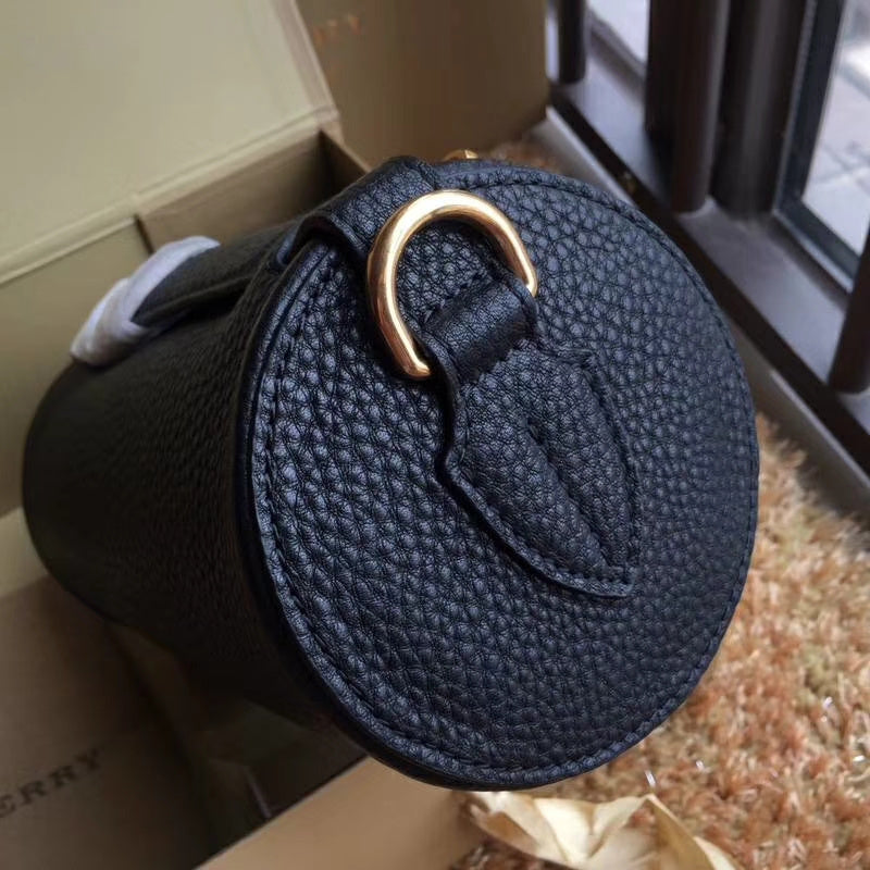 Burberry Bags - Bagsattire   449