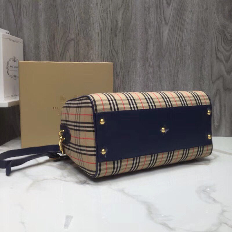 Burberry Bags - Bagsattire   697