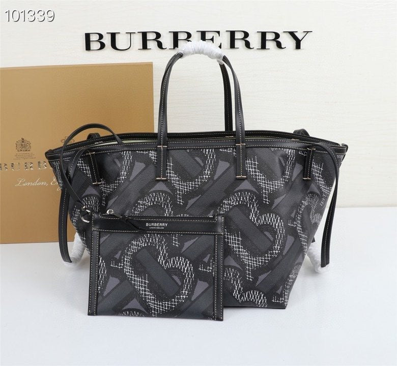 Burberry Bags - Bagsattire   176