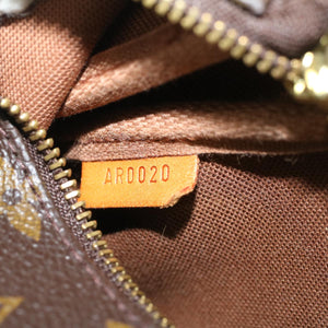Louis Vuitton Pochette Accessoires  Canvas Clutch Bag
