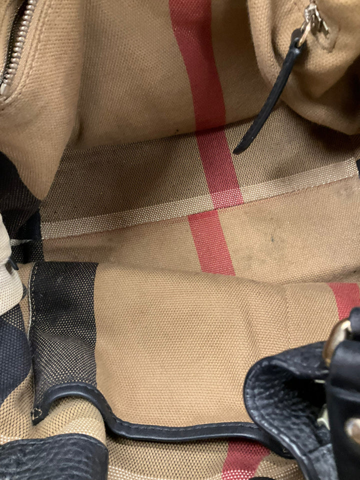 Handbag Luxury Designer By Burberry  Size: Medium