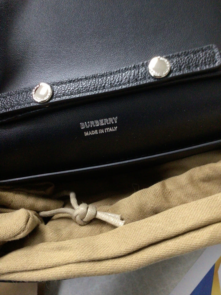 Crossbody Luxury Designer By Burberry  Size: Small