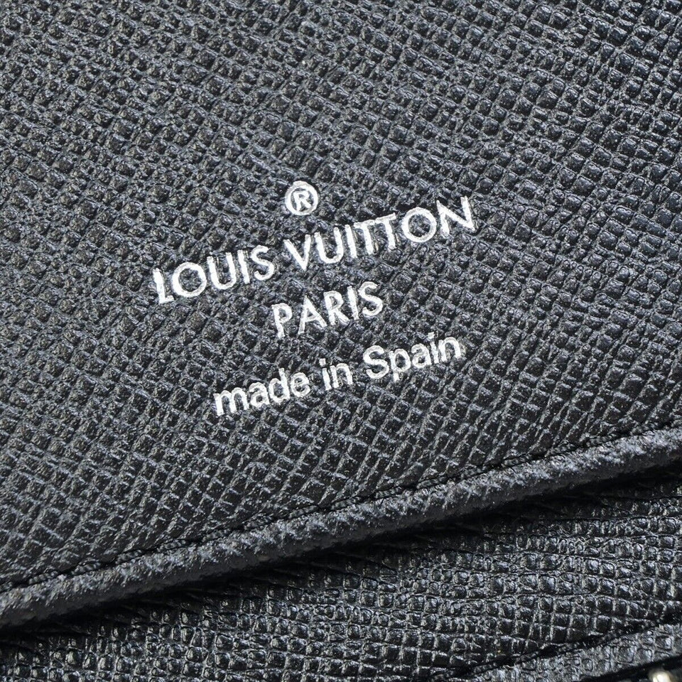 LOUIS VUITTON Zippy Wallet Vertical