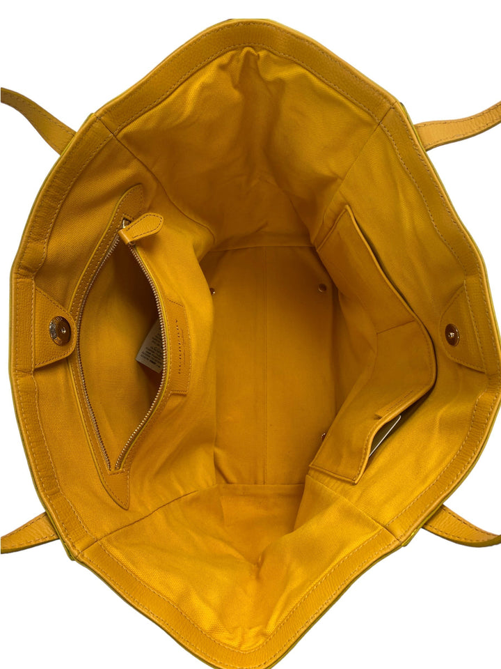 Handbag Luxury Designer By Burberry  Size: Large