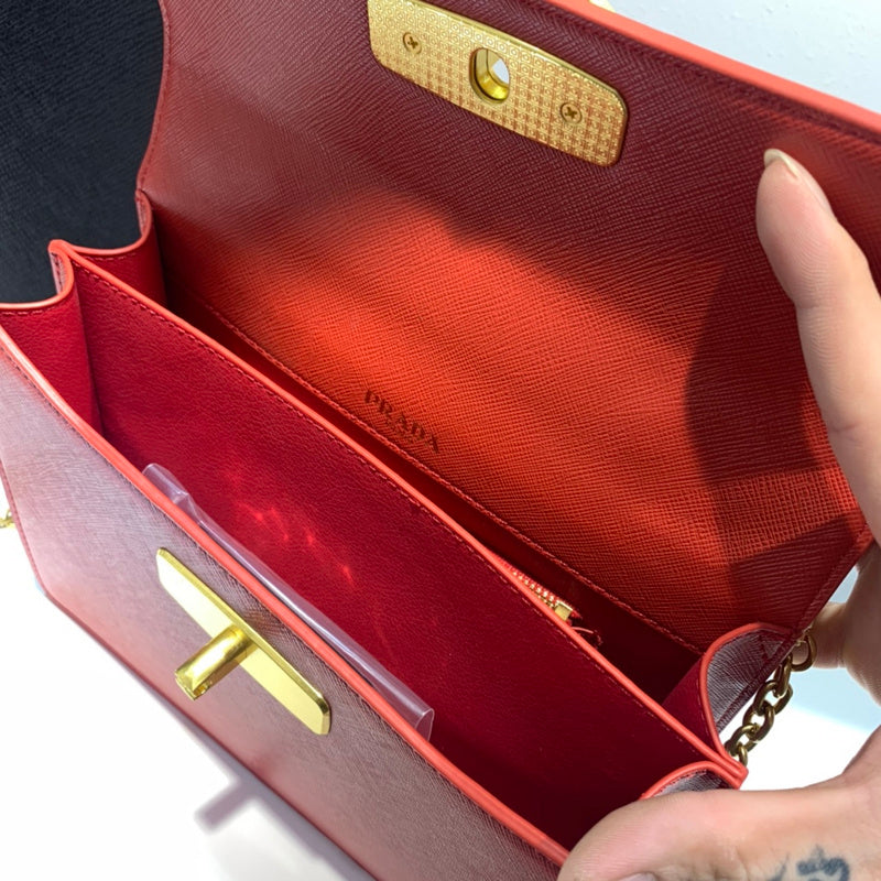 Barnes-Bags - Prada Bags - 843