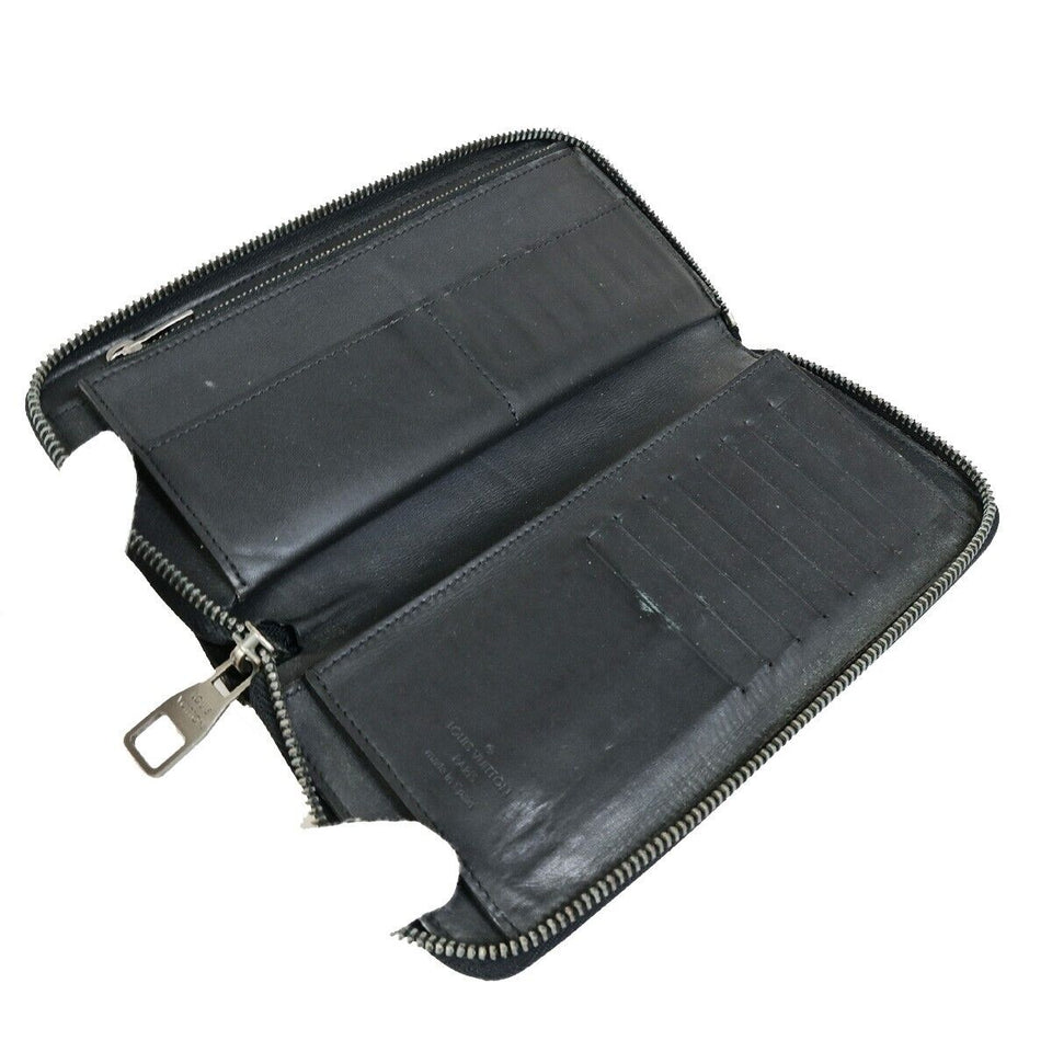 LOUIS VUITTON Zippy Wallet Vertical