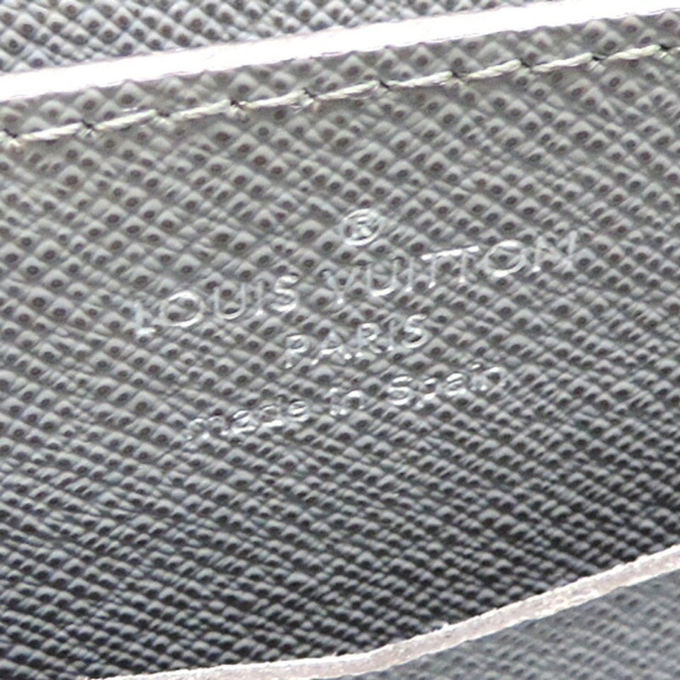 LOUIS VUITTON Zippy XL Wallet
