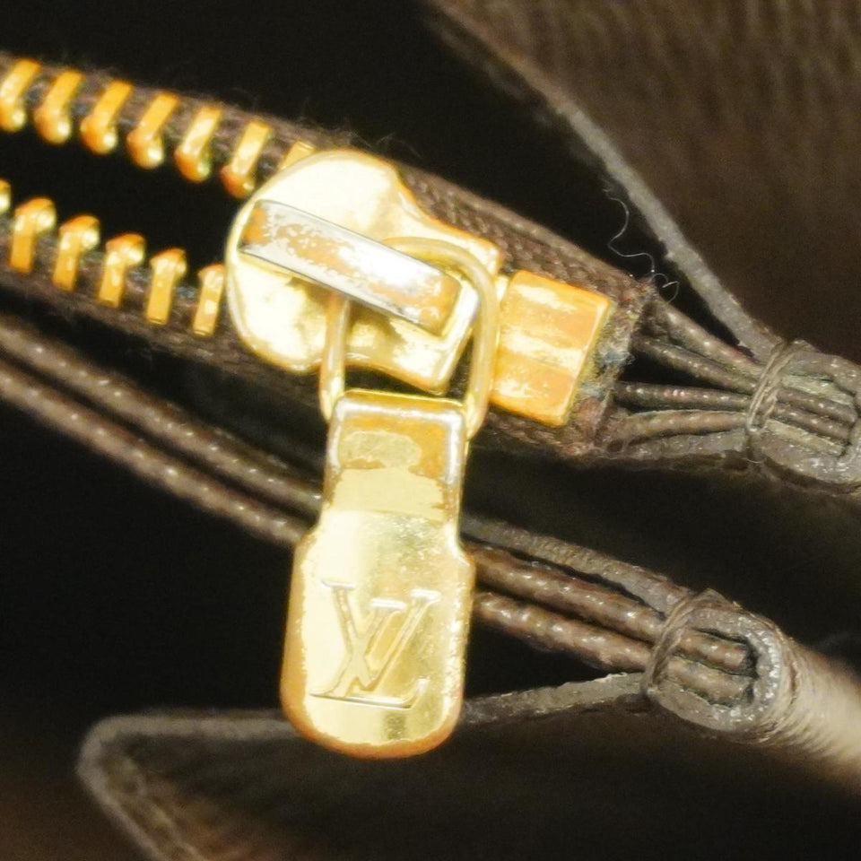 LOUIS VUITTON Zippy wallet