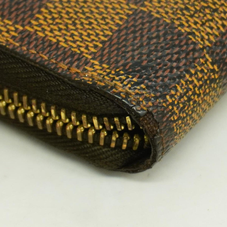 LOUIS VUITTON Zippy wallet
