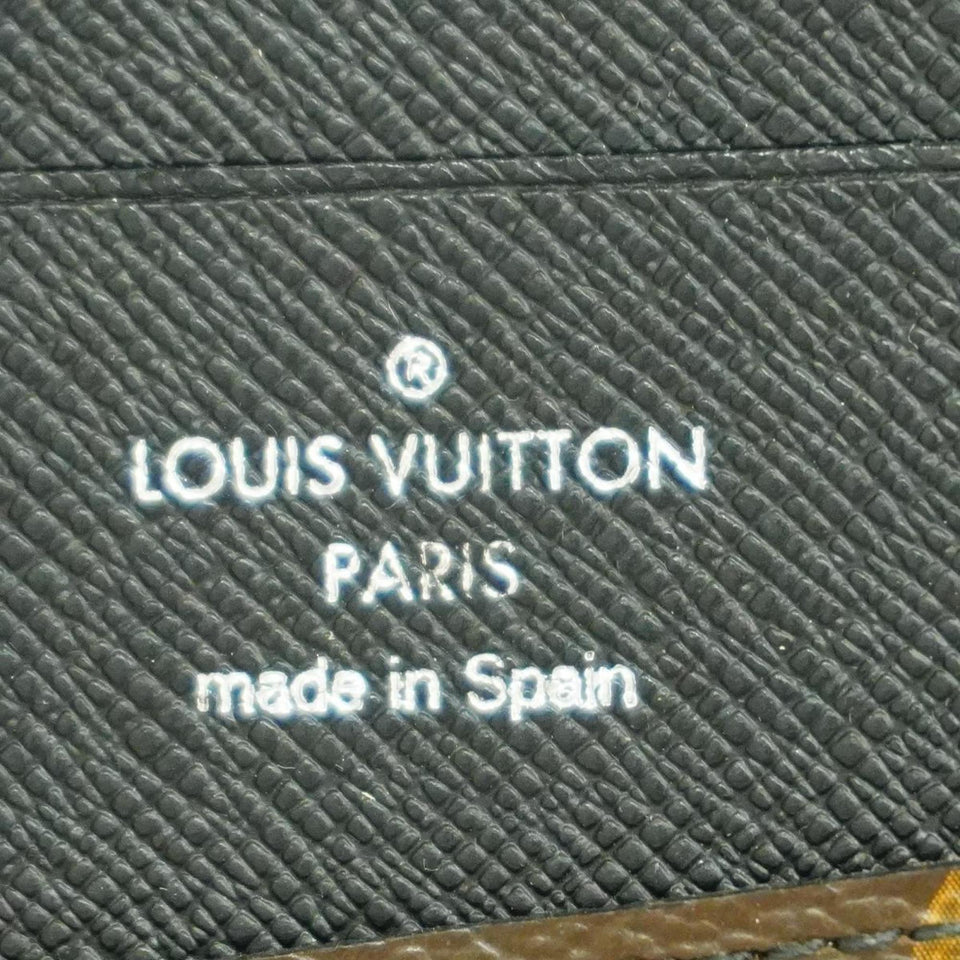 LOUIS VUITTON Zippy Wallet Vertical