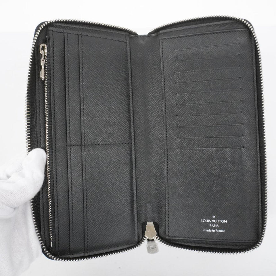 LOUIS VUITTON Zippy Wallet Vertical