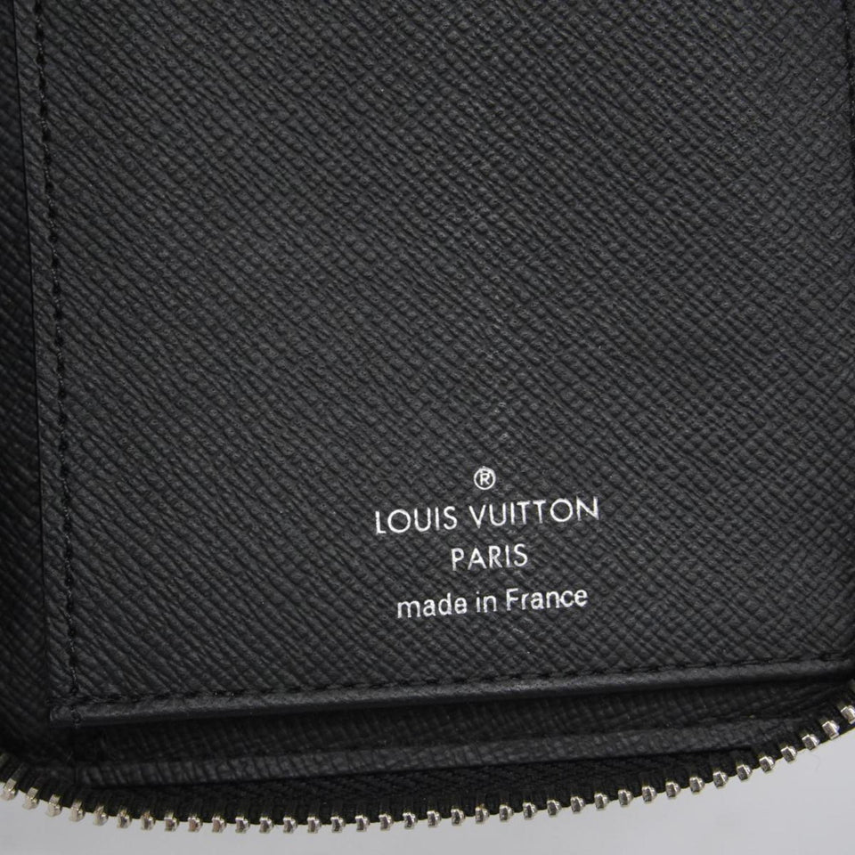 LOUIS VUITTON Zippy Wallet Vertical
