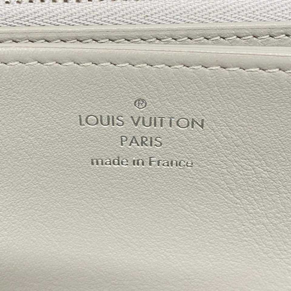 LOUIS VUITTON Zippy wallet
