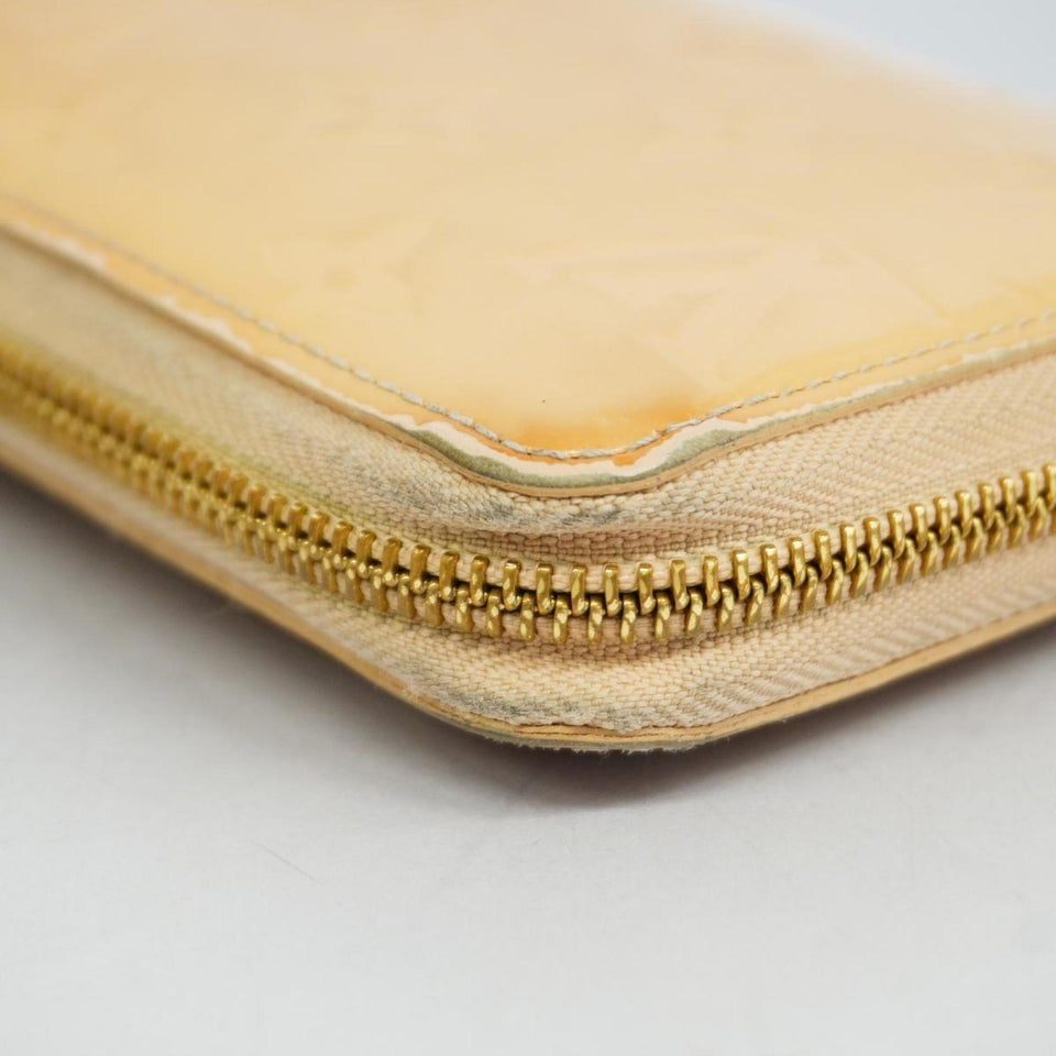 LOUIS VUITTON Zippy wallet