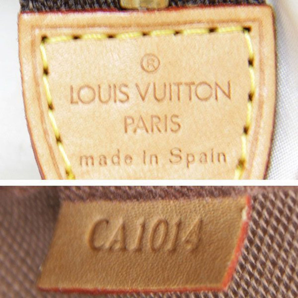 Louis Vuitton Pochette Accessoire  Canvas Clutch Bag