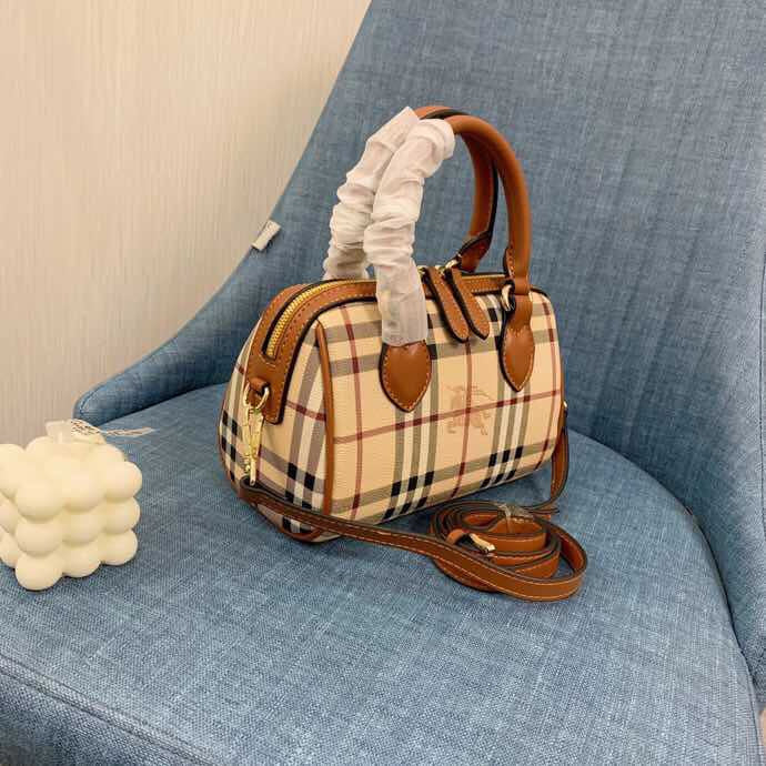 Burberry Bags - Bagsattire   213