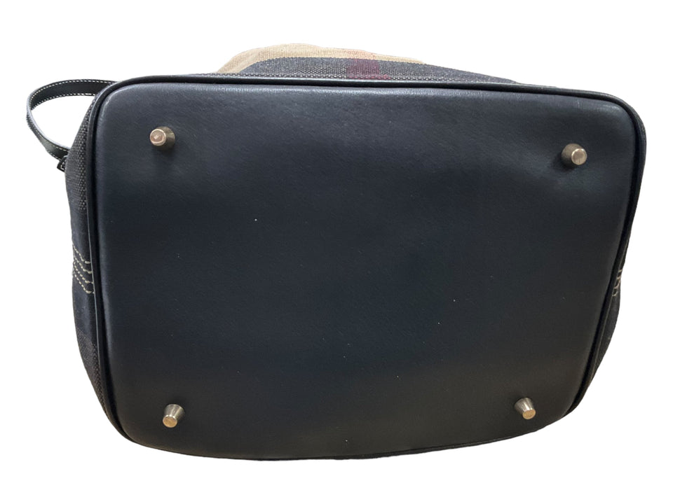 Crossbody Luxury Designer By Burberry  Size: Large