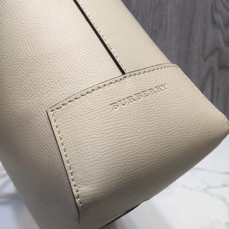 Burberry Bags - Bagsattire   693