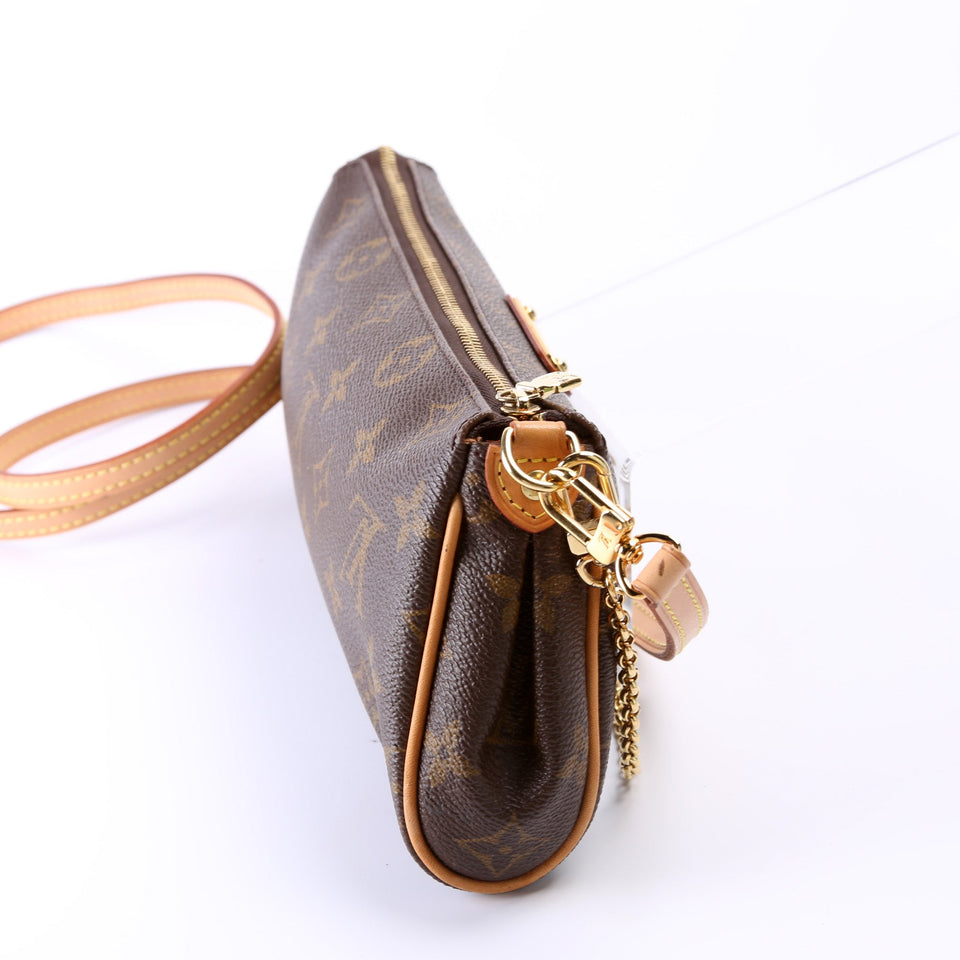 Eva Clutch Monogram