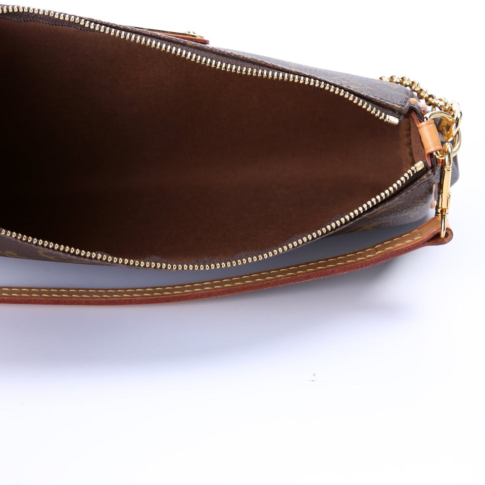 Eva Clutch Monogram