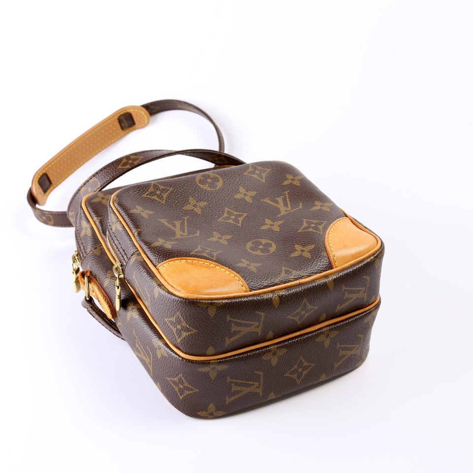 Amazone Monogram