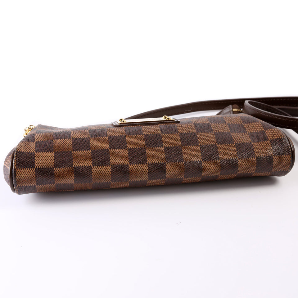 Eva Clutch Ebene