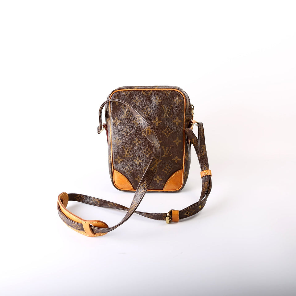 Amazone Monogram
