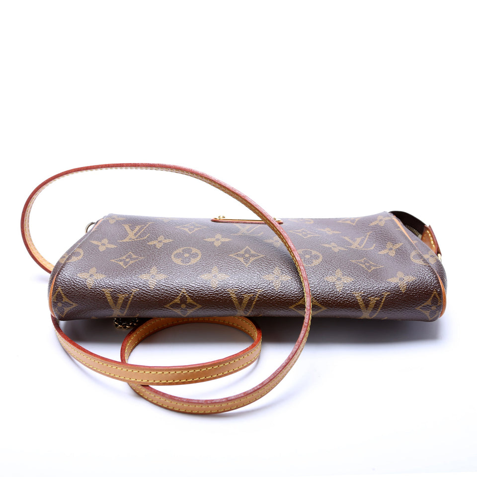 Eve Clutch Monogram