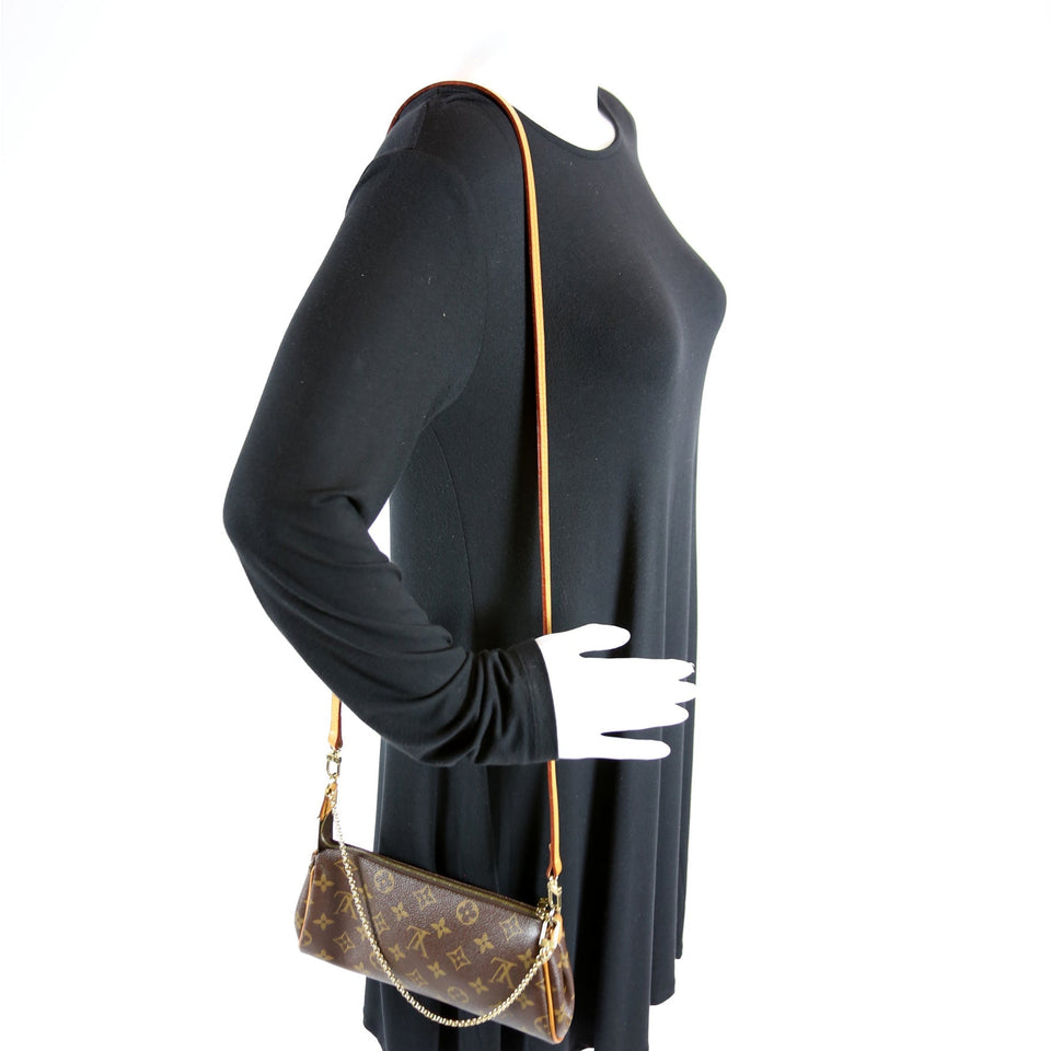 Eve Clutch Monogram