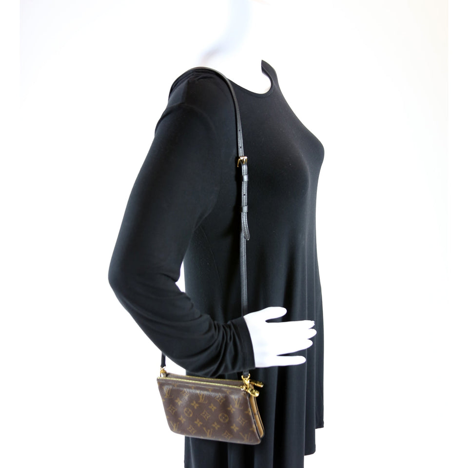 Doube Zip Pochette Giant Reverse Monogram