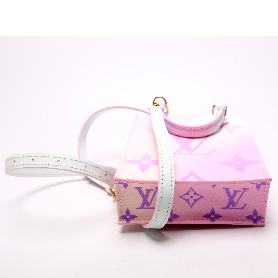 Petit Sac Plat Giant Spring in the City Monogram