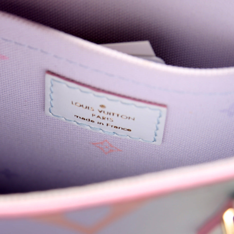 Petit Sac Plat Giant Spring in the City Monogram