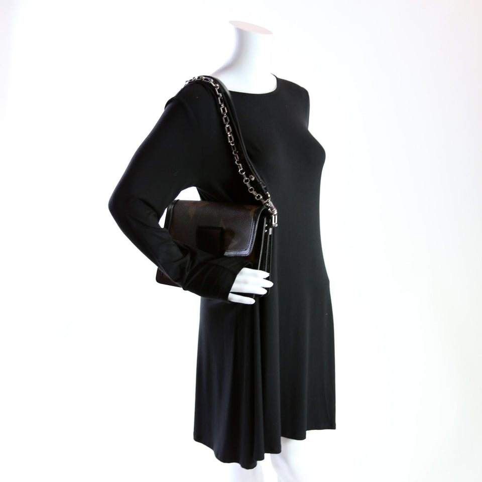 Dauphine MM Giant Monogram
