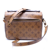 Pochette Metis Reverse Monogram